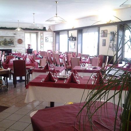 Albergo Del Cacciatore Cremeno ภายนอก รูปภาพ