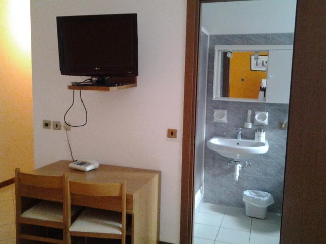 Albergo Del Cacciatore Cremeno ภายนอก รูปภาพ