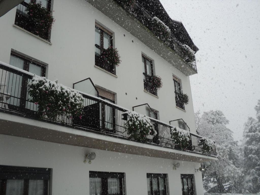 Albergo Del Cacciatore Cremeno ภายนอก รูปภาพ
