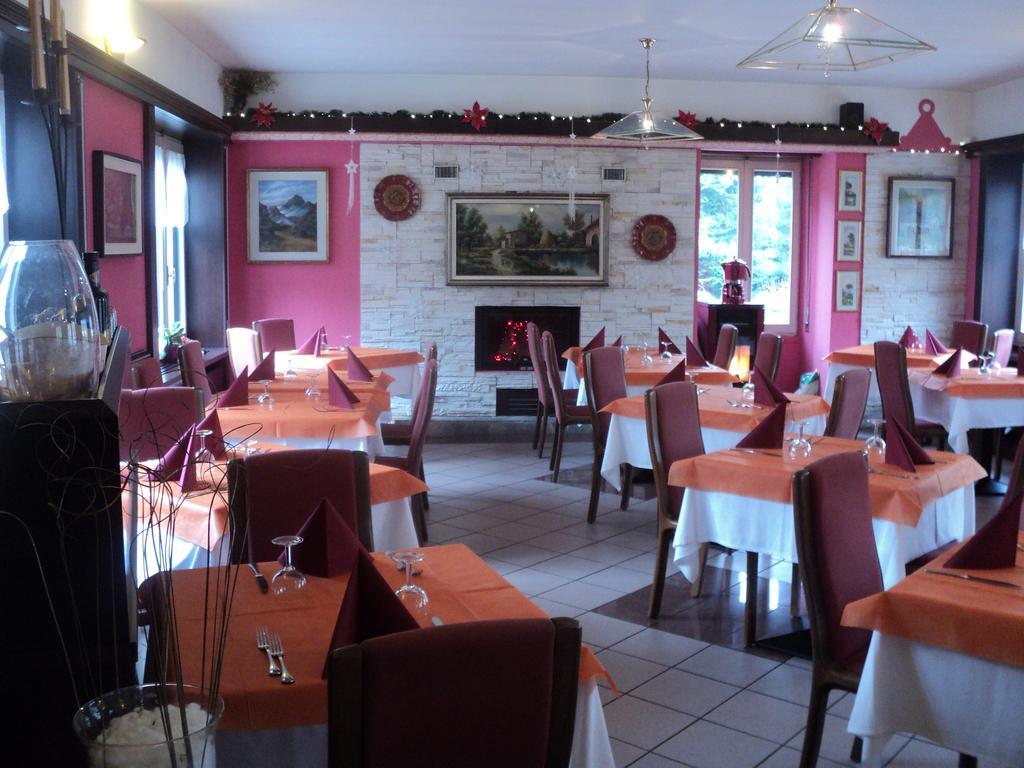 Albergo Del Cacciatore Cremeno ภายนอก รูปภาพ