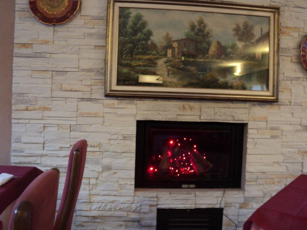 Albergo Del Cacciatore Cremeno ภายนอก รูปภาพ