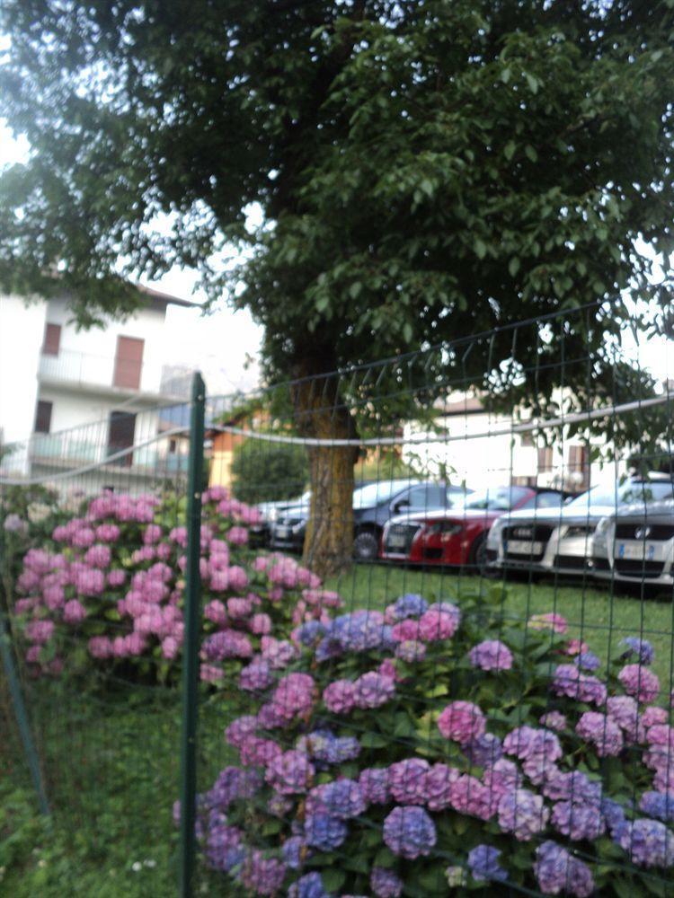 Albergo Del Cacciatore Cremeno ภายนอก รูปภาพ