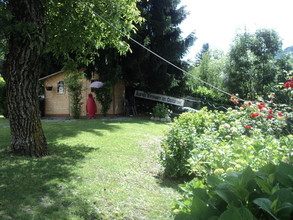 Albergo Del Cacciatore Cremeno ภายนอก รูปภาพ